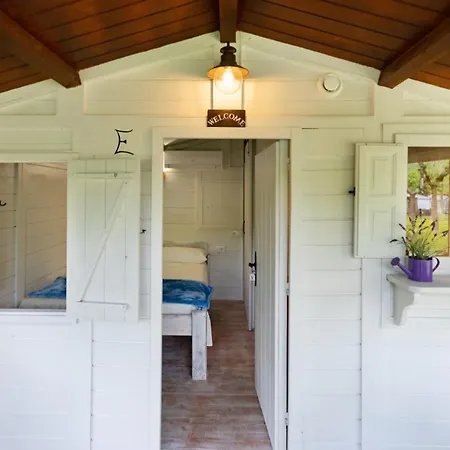 Camping Esponella Кемпинг