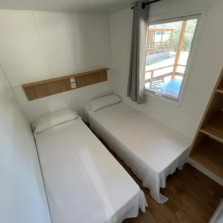 キャンプ場 Camping Esponella 2*